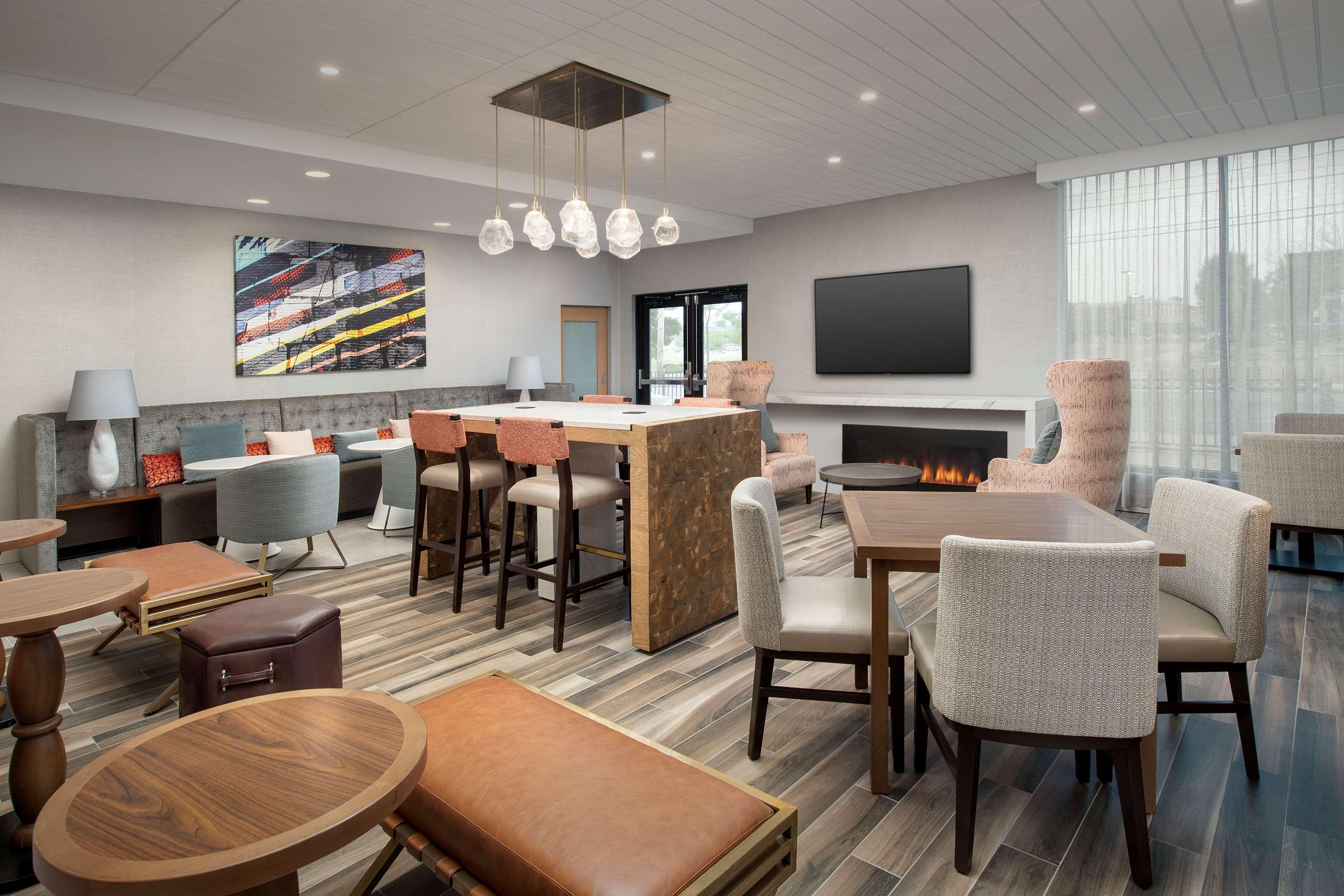 Hampton Inn Boston Logan Airport Chelsea Exterior photo