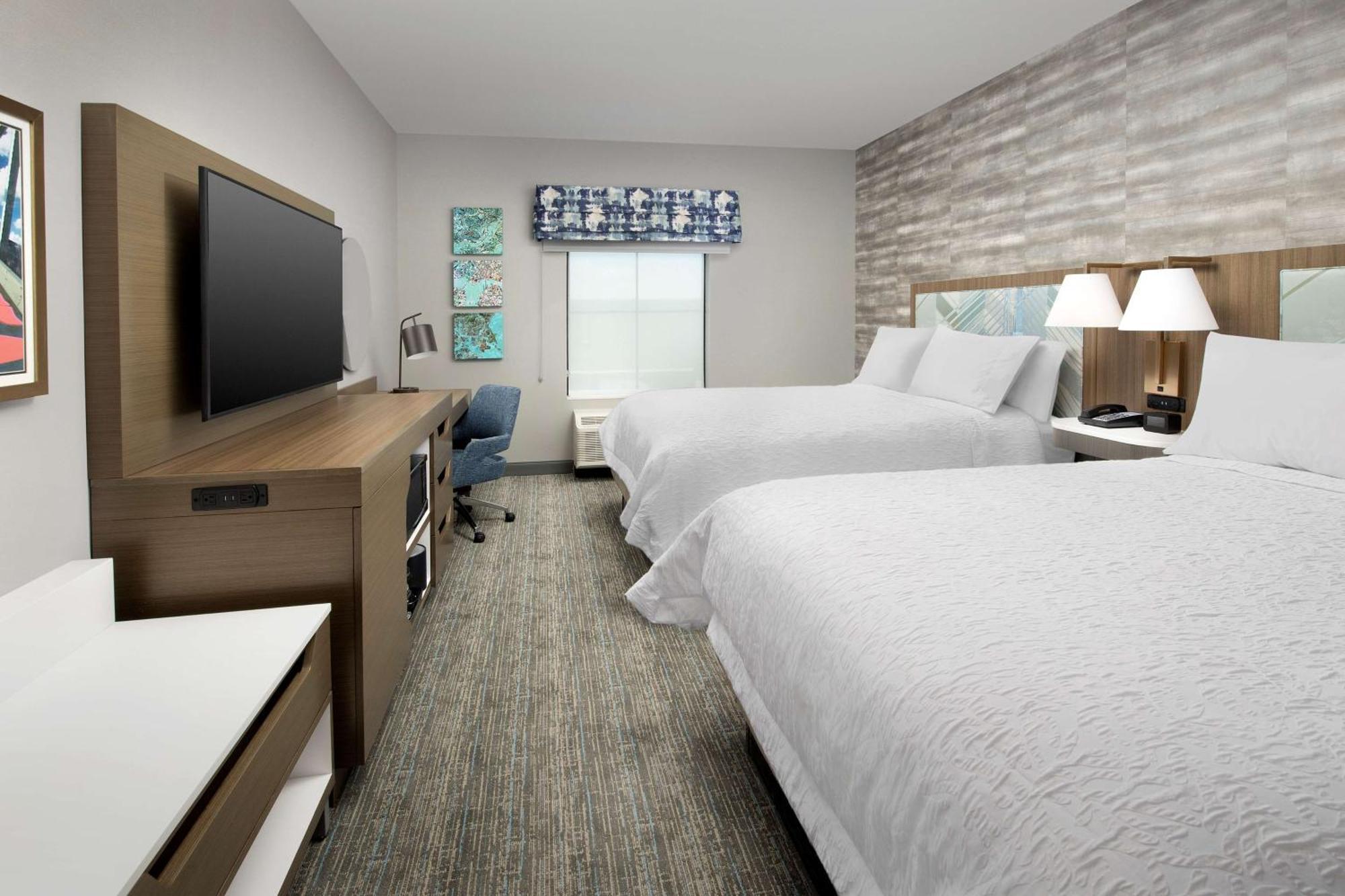 Hampton Inn Boston Logan Airport Chelsea Exterior photo