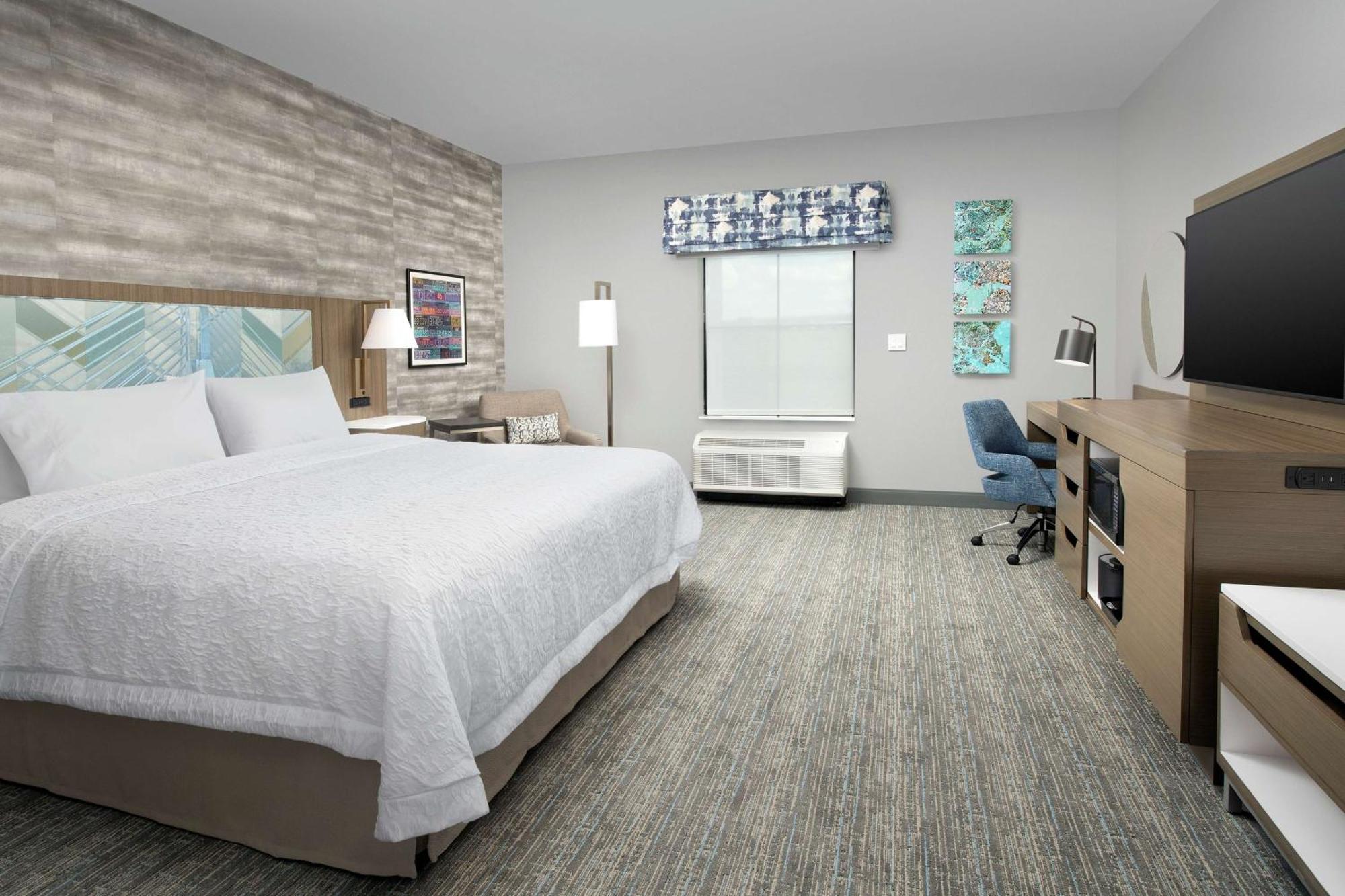 Hampton Inn Boston Logan Airport Chelsea Exterior photo